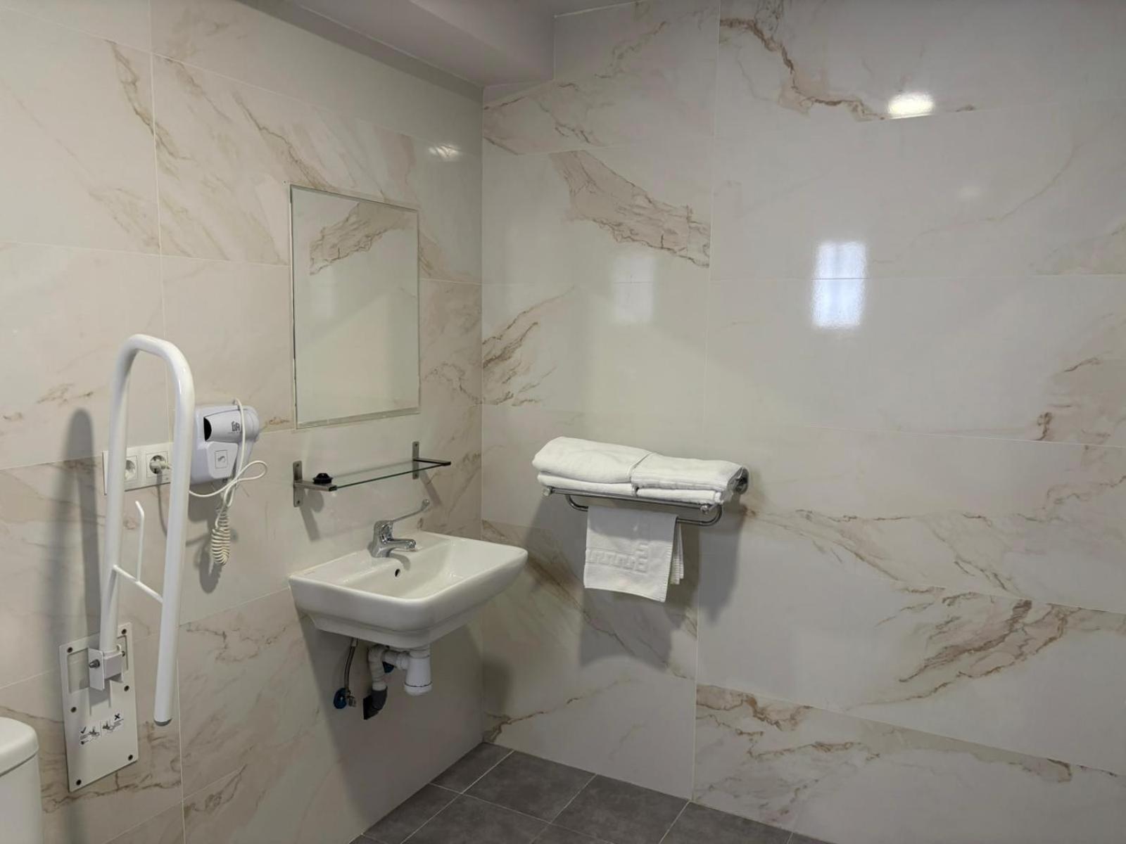 Double or Twin Room Disability Access